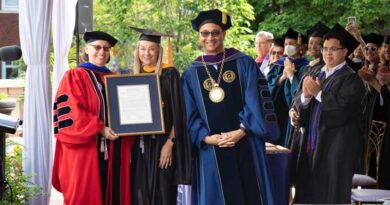 Queens University Nursing Professor Receives Love Of Teaching Award